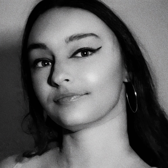 Meet your Posher, Tristina - Picture 1 of 1